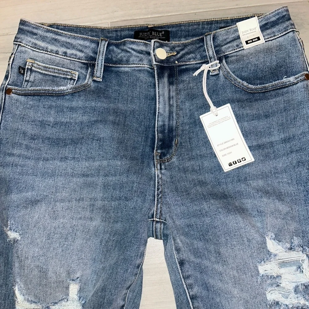 Judy Blue Mid Rise Heavy Distressed Straight Jeans Size 13/31 - Picture 3 of 10